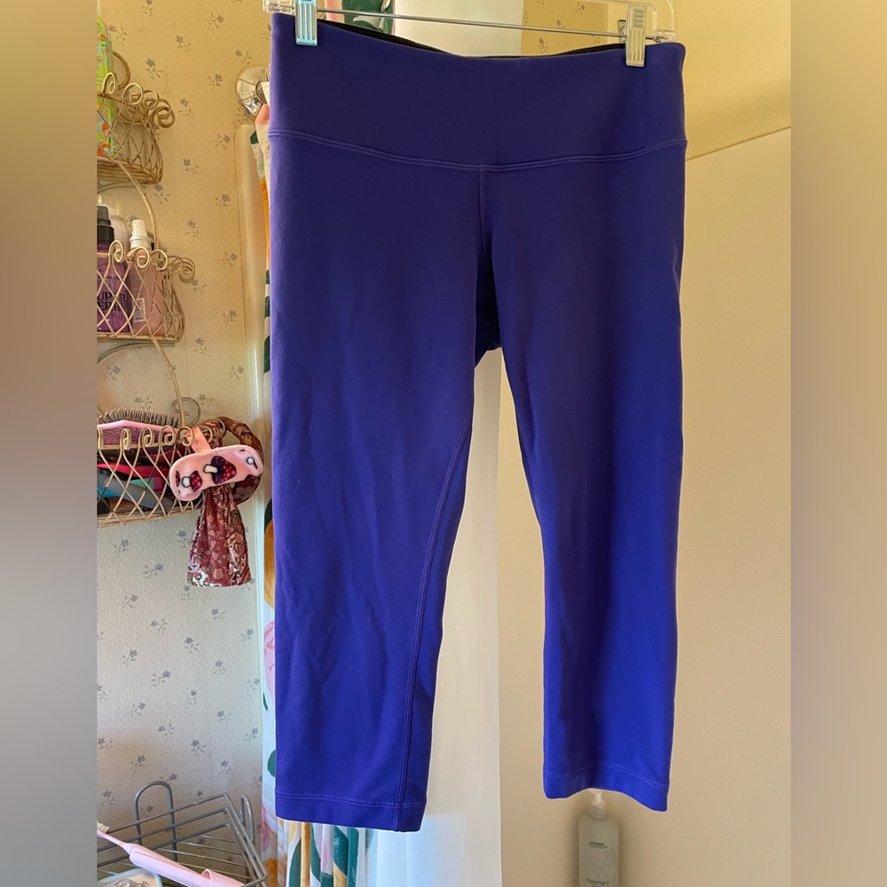 Lululemon Purple Cropped Leggings - Size 8